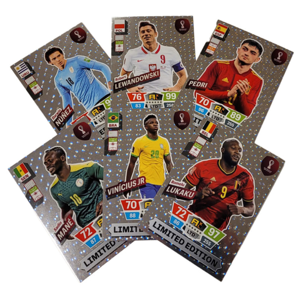 Fotbollskort - Limited Edition Paket STORA KORT Panini World Cup 2022 b877  | Fyndiq