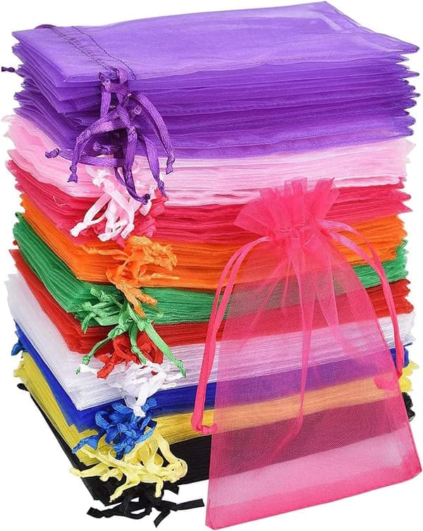 Erä 100 moniväristä organzapussia, 10x15cm, organza lahjapusseja