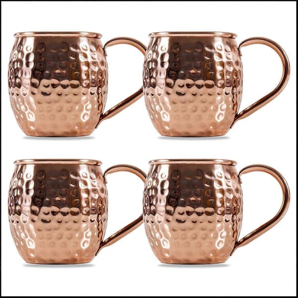 Moscow Mule -mukit, 4 mukia täydellisiä kaikkiin kylmiin juomiin, kupariset olutlasit cocktail