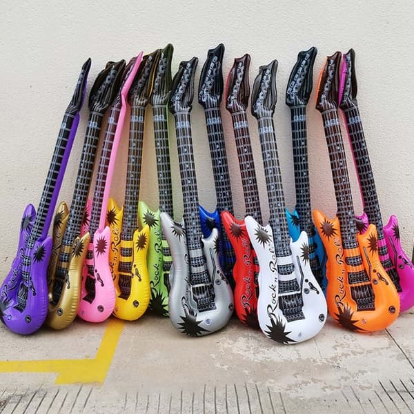 6 stk oppustelig guitar rockguitar legetøj RANDOM COLORA A