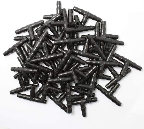 100 stk Dryppvanningskoblinger med pigger, 4/7 mm Universal T-formet slangekobling, passerer vanningssystem for hage 4/7 mm dryppslange