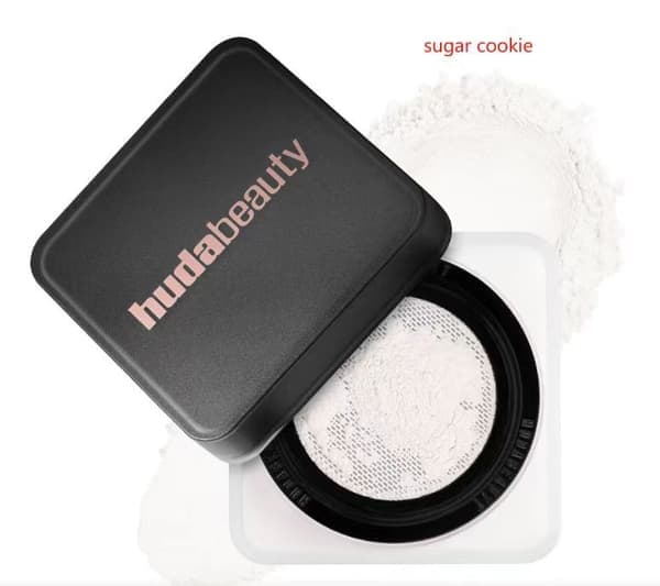 Huda Beauty Presset Puder – Skjuler og Fikserer Puder | Skjul og Fiks | Tilgjengelig i flere nyanser av sukkerkake