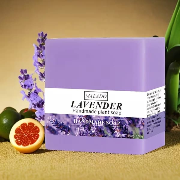 Lavendelsåpe 100g - En fuktighetsgivende håndlaget såpe som passer for alle hudtyper, inneholder glyserin og lavendelduft.