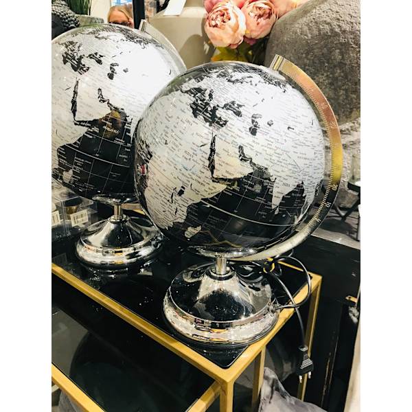 Jordglob med belysning svart