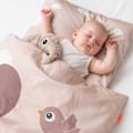 Miniatyrbillede 6 af 6: Done By Deer Senge Sheet Junior Int Elphee Rosa
