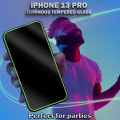 Miniatyrbild 2 av 5: 1-Pack Självlysande Skärmskydd For iPhone 13 Pro - Härdat Glas 9H - Super Kvalitet 3D