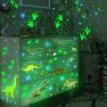 Miniatyrbillede 3 af 4: Nightglow tegneserie dinosaur klø mærke prik stjerne værelse dekoration wa