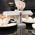 Miniatyrbilde 5 av 5: Automatisk ravioli-maskin, rull to om gangen, form
