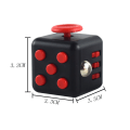 Pikkukuva 2 / 3: Fidget Cube - Punainen/Musta - Vedä Rubikin kuutio esiin