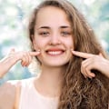 Miniatyrbild 3 av 4: （Svart）2 par små groptillverkare för ansikte Lätt att bära Smile Exe