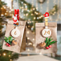 Miniatyrbillede 4 af 5: 30 stk. Juletræsklemmer i træ, Miniklædestolp Juledekoration