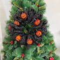 Miniatyrbilde 3 av 5: 40 cm Halloween-krans for inngangsdøren med gresskardekorasjoner