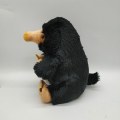 Pikkukuva 4 / 5: Nifflerin pehmolelu tarjottimella The Noble Collectionilta - (18cm) Fantastic