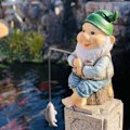 Pikkukuva 2 / 5: Puutarhatonttukoristeet, kalastajapatsaat, puutarhatarvikkeet, Ou