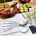 Miniatyrbillede 2 af 4: 2 store serveringsskeer, 2 hulskeer, 2 serveringsgafler, 25 cm buffet catering fest banket serveringsbestik i rustfrit stål