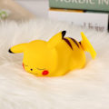 Miniatyrbillede 1 af 2: Pikachu natlampe sød sengebordslampe belysning beroligende