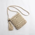 Miniatyrbild 5 av 5: Halmvävd Satchel-Väska Handgjord Kvadratisk Form med Fransar Vävd Väska för Strand Dejting Beige