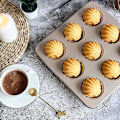Pikkukuva 3 / 4: Madeleine-vuoat leivontaan, 9 koloa, tarttumaton kakkuvuoka leivontaan, samppanjakulta