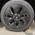 Miniatyrbillede 3 af 3: Centerkapsel (4 stk.) til Tesla Model Y Model 3 Modifikation Navkapsel (hvid/mat sort)