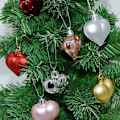 Miniatyrbilde 5 av 5: 12 hjerteformede ornamenter til Valentinsdag og jul, 2 forskjellige stiler av hjerteformede kuler