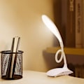 Miniatyrbillede 3 af 5: Læselampe, Børnebordlampe, USB Genopladelig Klips-på Læselampe, 3 Justerbare Farvetemperaturer og Lysstyrke til Seng, Barn, Læsning