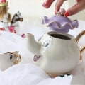 Miniatyrbillede 2 af 5: Teekande Kopsæt med Tegn fra Skønheden og Udyret - Mrs Potts og Chip