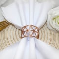Pikkukuva 3 / 5: Ontoavat Serviettirenkaat, Kultaiset Serviettirenkaat Setti, Hienoja Serviettirenkaita Suuria Määriä Hää-, Syntymäpäivä- ja Juhlaillalliskoristeluun Rose gold 24pcs