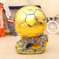 Miniatyrbillede 4 af 4: 2023 Golden Ball Trophy Benzema Soccer Final Scorer Model Resin Soccer Cup Fan Collection Souvenir fodboldstøvler Shape Trophy 25cm