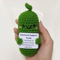 Miniatyrbild 4 av 5: Black Friday-erbjudanden Överraskning 2 st Emotionellt Stöd Inlagd Gurka Gåva, Virkad Emotionell Stöd Gurka, Söt Virkad Inlagd Gurka Stickning Gör Green