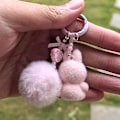Miniatyrbilde 2 av 3: Labubu Macaron Monster Nøkkelring Den Spennende Monster Macarons Vinyl Ansikt Plysj Nøkkelringer Kunst Samleobjekter Leker Gaver Pink