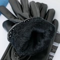 Miniatyrbillede 2 af 4: Mode Perle Plus Fløjl Pu Læder Handsker Dame Vinter Tykke Fuld Finger Ride Varme Punk Touch