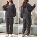 Miniatyrbilde 3 av 3: HAUFR Dame Fluffy Fleece Pyjamas Set 2 deler Varm Fleece Pyjamas Set Myke nattklær Langærmede Crewneck lommer Bukser Y Black Large
