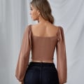 Miniatyrbillede 4 af 5: Bluser med snøre og pufærmer foran V-hals Crop Tee L