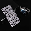 Miniatyrbillede 2 af 2: iPhone Xs Max flip cover i mønstret læder - Damask Flowers White