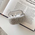 Miniatyrbild 5 av 6: AirPods Pro 2 fodral i plyschstil med spänne - Grå Silvergrå