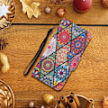 Pikkukuva 2 / 2: Wonderland iPhone 13 Pro Max Läppäkotelo - Boho Pattern Multicolor