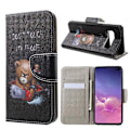 Pikkukuva 1 / 2: Samsung Galaxy S10 Plus nahkainen flip suojakotelo - Ruskea Nalle ja Varoitukset Multicolor