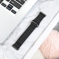 Miniatyrbild 2 av 2: Fitbit Versa 3 äkta läder klockarmband - svart Svart