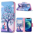 Pikkukuva 1 / 2: Wonderland iPhone 12 Mini flip kuoret - Pöllö Ja Puu Multicolor