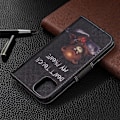 Miniatyrbillede 2 af 2: Wonderland iPhone 11 flip etui - Brun Bjørn Og Advarselsord Black