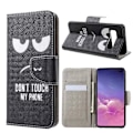 Pikkukuva 1 / 2: Samsung Galaxy S10 Plus risti pintainen nahkainen flip suojakotelo - Do not Touch My Phone Multicolor