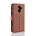 Miniatyrbillede 2 af 2: Samsung Galaxy A6 Plus mobiletui i kunstlæder med Litchi overflade. Indbygget pung og stander - Brun Brown