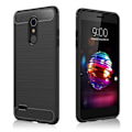 Miniatyrbillede 1 af 2: LG K10 (2018) mobiletui i silikone- og plastik med carbonfiber og børstet overfalde - Sort Black