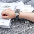 Miniatyrbillede 2 af 2: Apple Watch Series 8 (45 mm) / Watch Ultra urrem med rhinestone dekoration - Sølv / Sølv Blue
