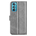 Pikkukuva 2 / 2: Motorola Edge 30 nahkainen lompakokkotelo - Harmaa Silver grey