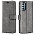 Pikkukuva 1 / 2: Motorola Moto G Stylus 5G (2022) nahkainen lompakokkotelo - Harmaa Silver grey