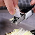 Miniatyrbillede 4 af 5: Løg Skærer Rustfrit Stål Grøntsags Cutter Løg Shredder Multifunktionel Køkken Gadget (sølv) (1 stk)