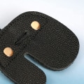 Miniatyrbild 2 av 5: Läder Skytte Finger Tab Dubbel Tjocklek Skyddande Skyddsplatta Fingrar Skydd Skytte Träningsutrustning