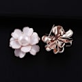 Miniatyrbillede 2 af 4: Dame Blomster Perle Emali Brosche Pins Til Damer Smykker Hvid