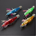 Miniatyrbillede 4 af 5: 4 stk. 10cm 18g Multifarvet Rejer Blinkende LED Agnskroge Lille Blæksprutte Jig Fiskeri Lokkemad